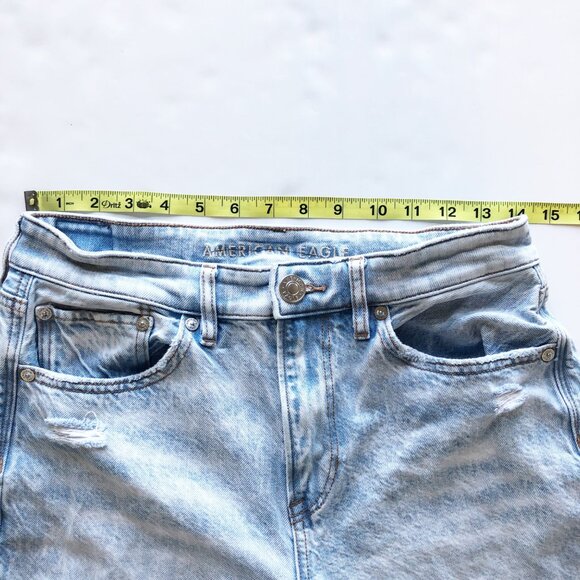AMERICAN EAGLE 90s Boyfriend Ripped Knee Acid Wash Jeans Womens 4 Short - Picture 10 of 10
